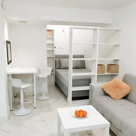 Tesla Apartment *